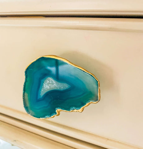 Brass Cabinet Closet Drawer Knobs Set of 6, Natural Agate Slice Cabinet Drawer Knobs, Knobs and pulls, agate slice knobs, Christmas gifts, Unusual drawer knobs UK, miniature drawer knobs UK, vintage drawer knobs, resin drawer knobs, knobs for drawers