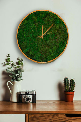moss wall clock. wall décor clock, green clock, vertical wall clock, clock with vertical garden 